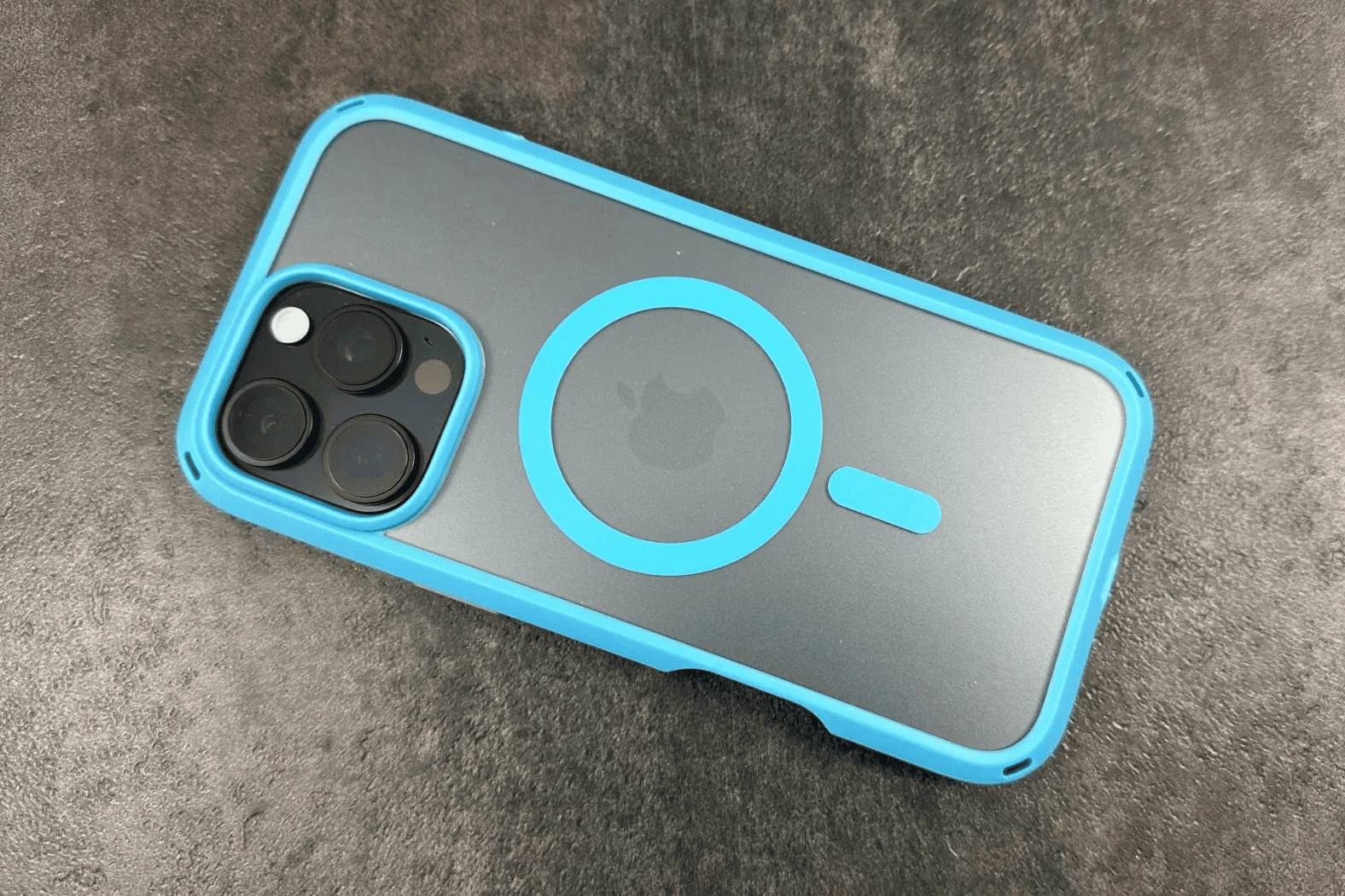 Чехлы для iPhone 16 Pro: обзор мужских вариантов
